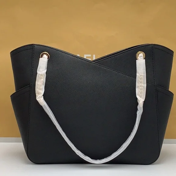 MICHAEL KORSJet Set Large Saffiano Leather XCHAIN Shoulder Bag BLACK COLOR